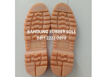 Pemakaian Outsole Karet Anti Licin Untuk Sandal dan Sepatu